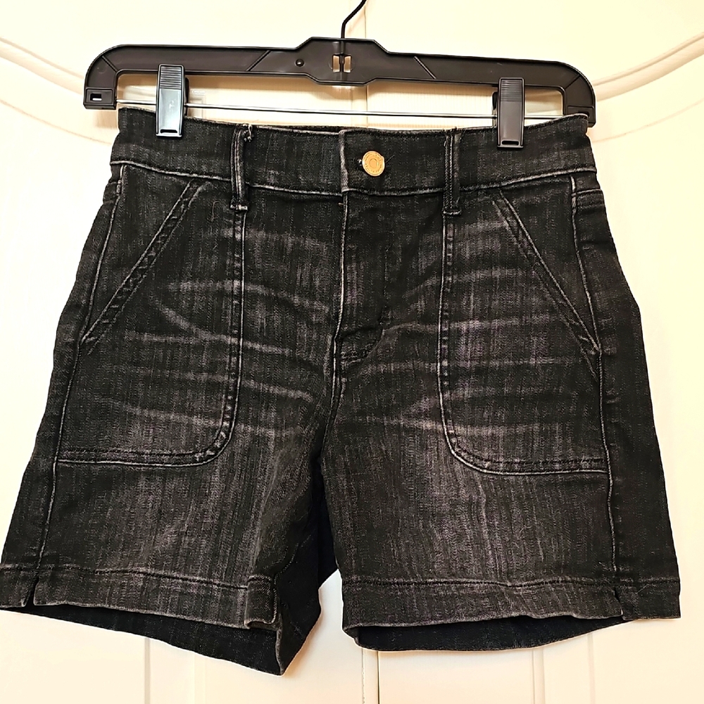 WHBM White House Black Market Stylish Black Geey Wash Denim Size 0 5"